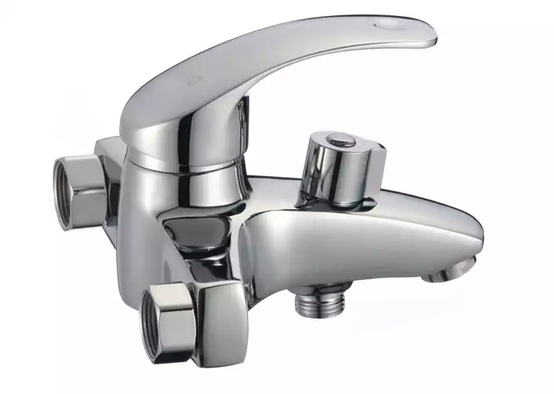 Смеситель для ванны однорычажный, короткий излив (D130401-8) D-Lin