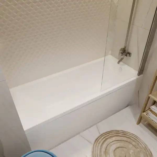 Ванна 1600х700 АУРА на каркасе без экрана, без сифона (Тритон)